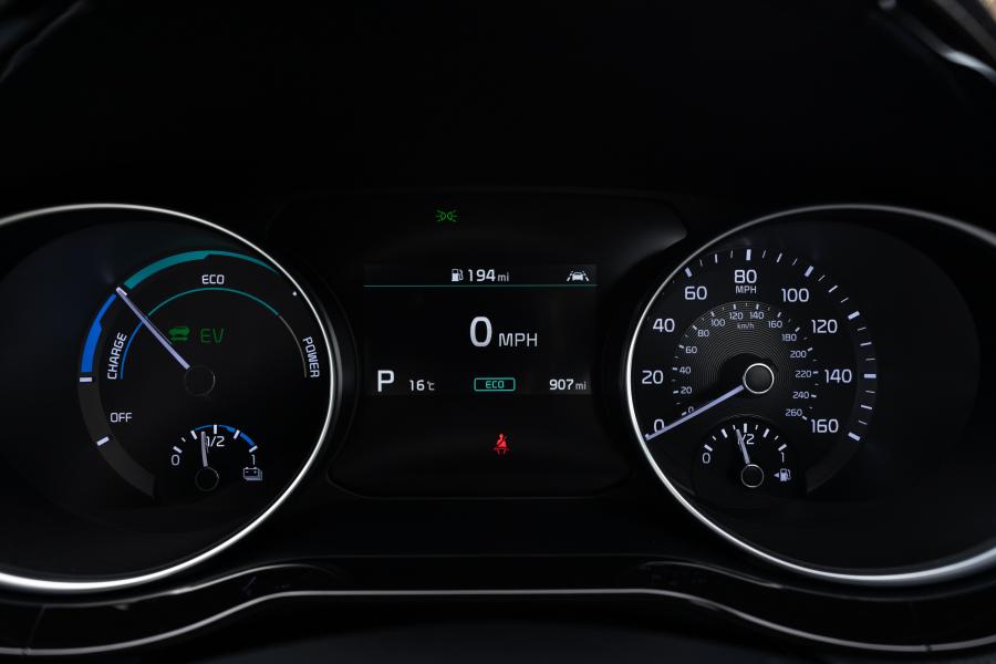Панель приборов Kia XCeed PHEV 2020 года  (UK) (фото 19 из 40)